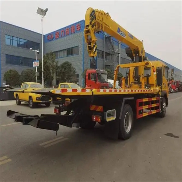 莱芜附近小随车吊出租电话，轻松解决搬运烦恼